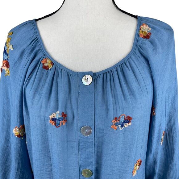 Fig & Flower Women's Top Medium Blue Floral 3/4 Sleeve Embroidered Button Front - Picture 2 of 11